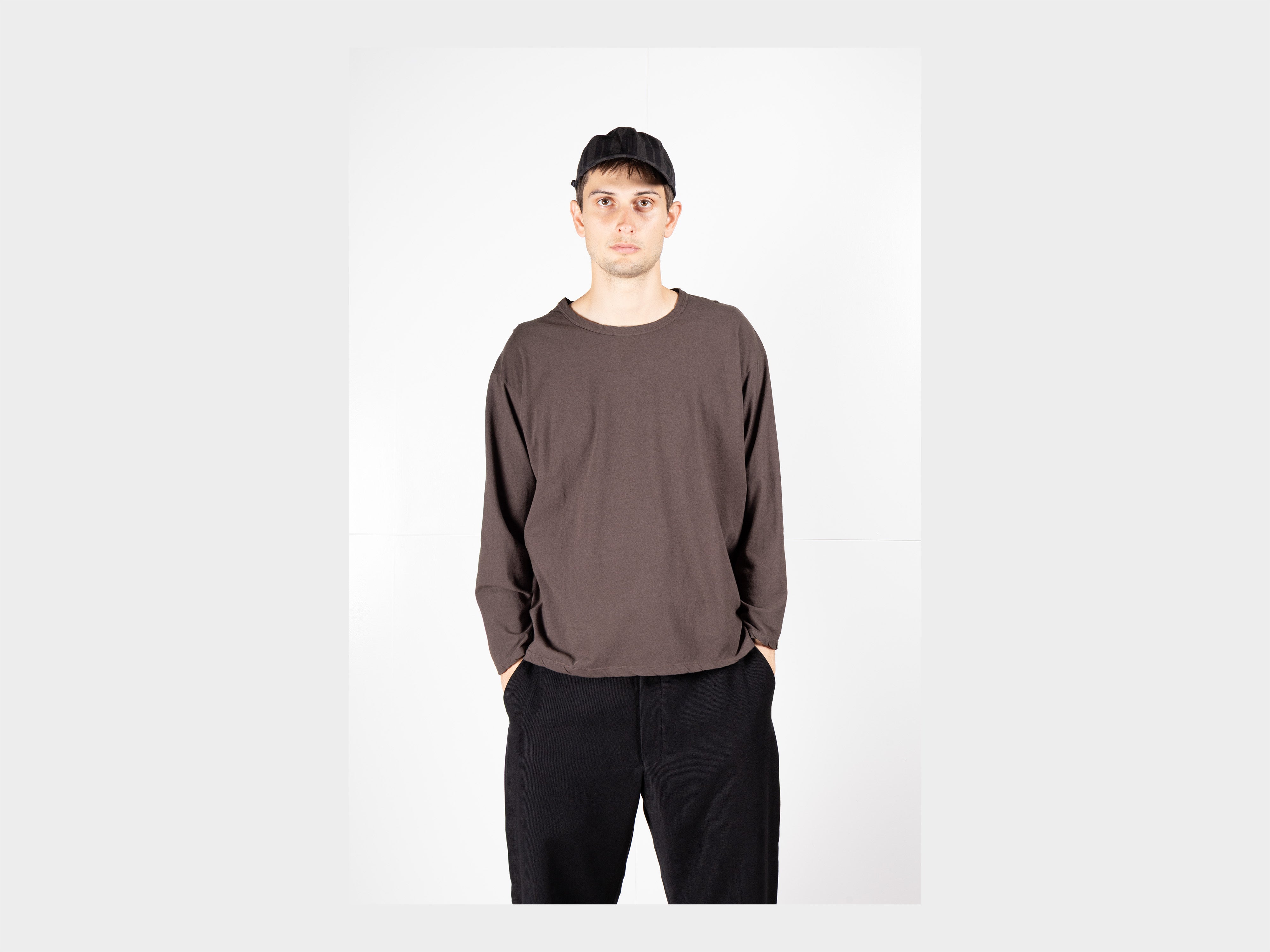 R21C1 "Shallow Cap" Grey Theatre Wax