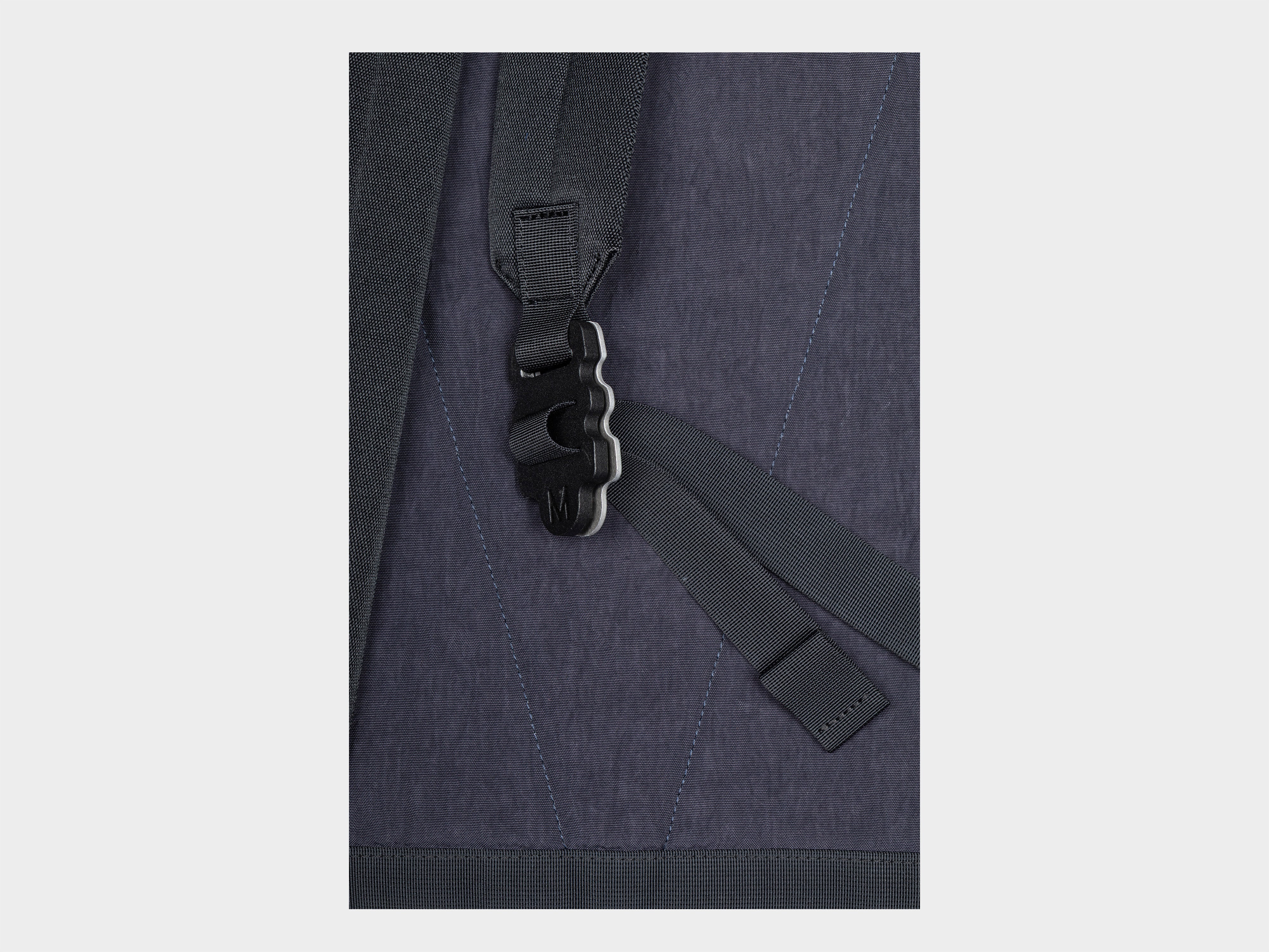 R21G0 "Pack" Monitor Nylon