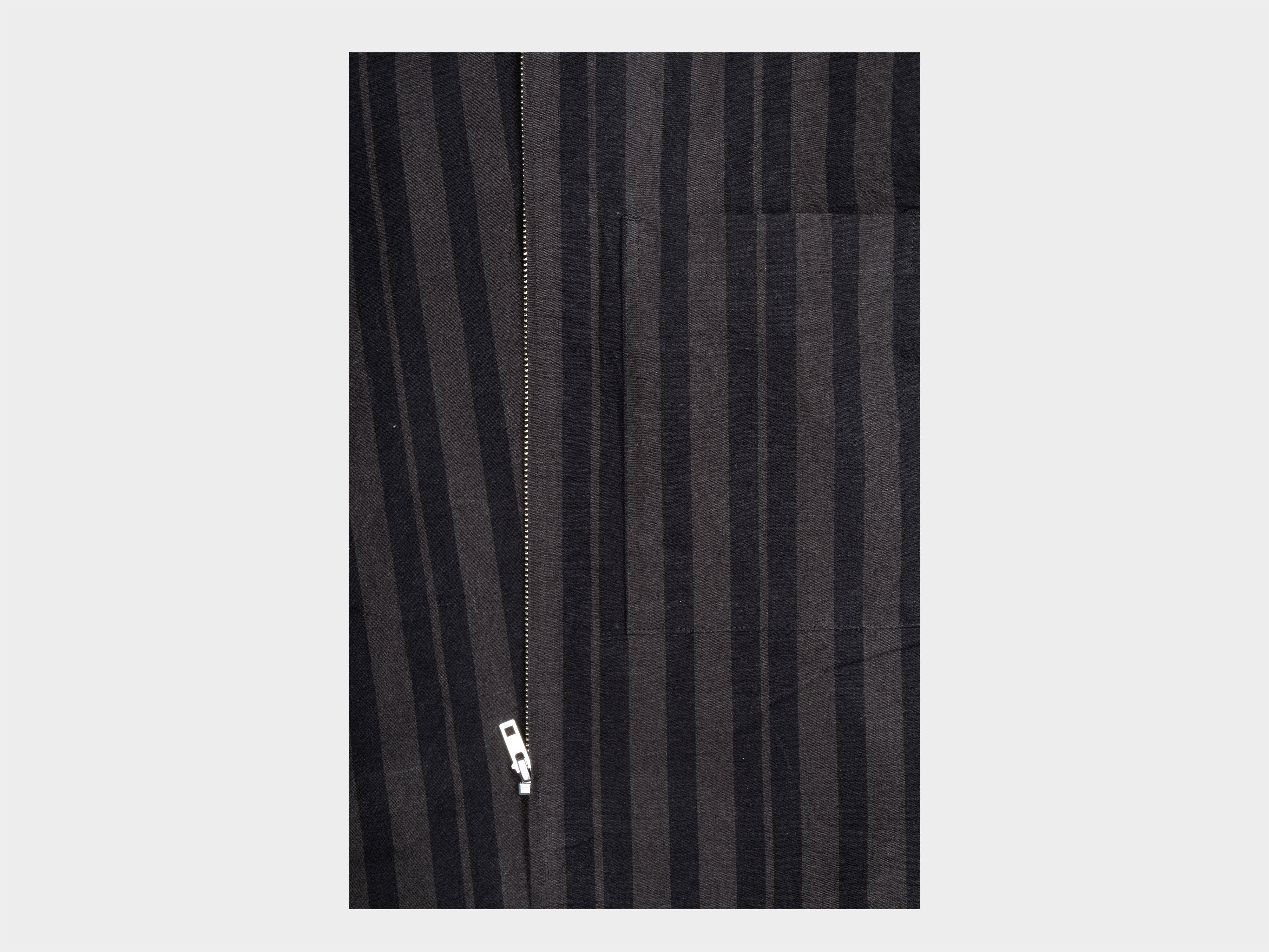 R21S0 "Column Shirt" Grey Theatre Wax