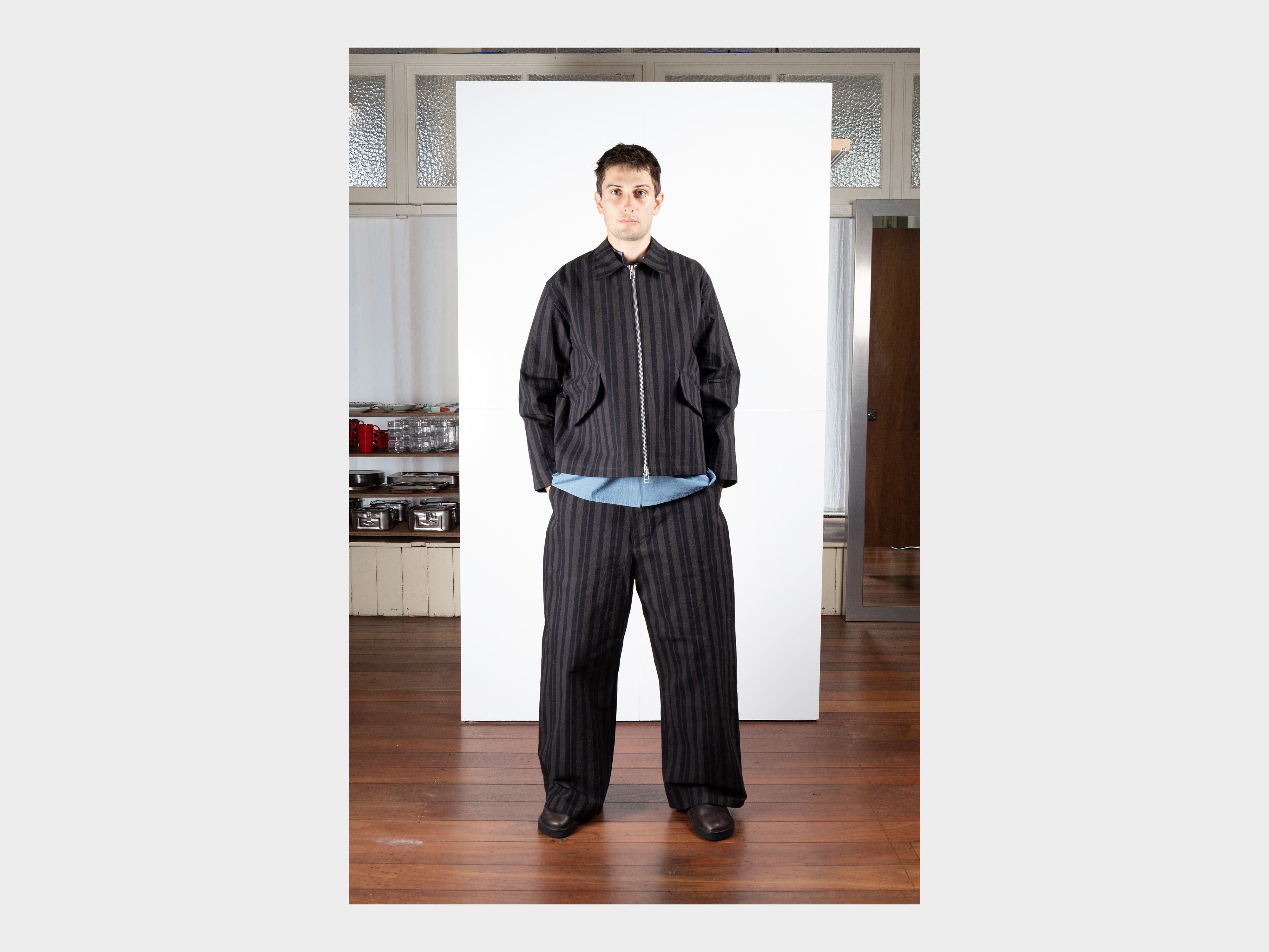 R21S3 "New Shell" Grey Theatre Wax