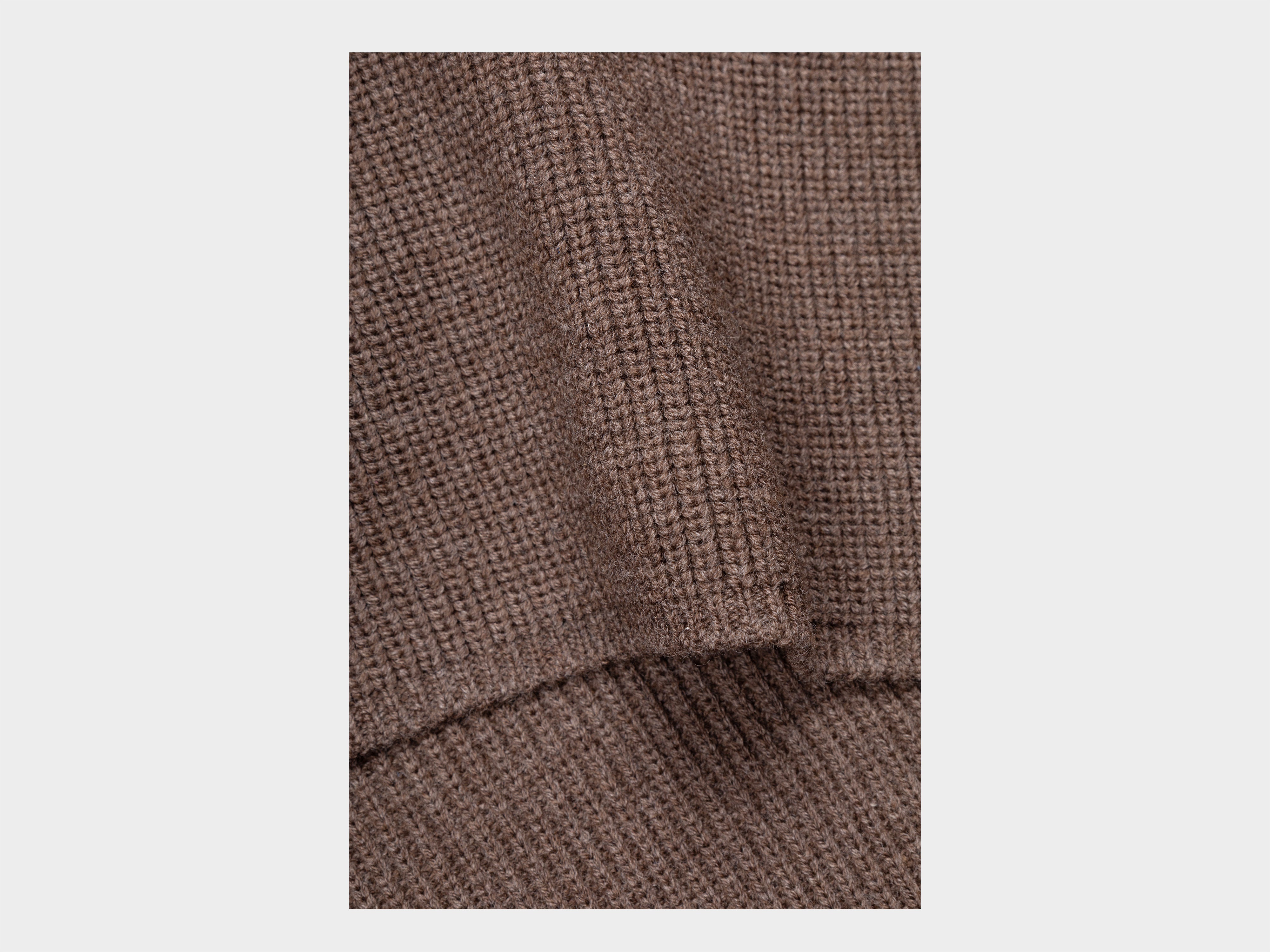 R21Z6 "Machine Knit" Black Sheep