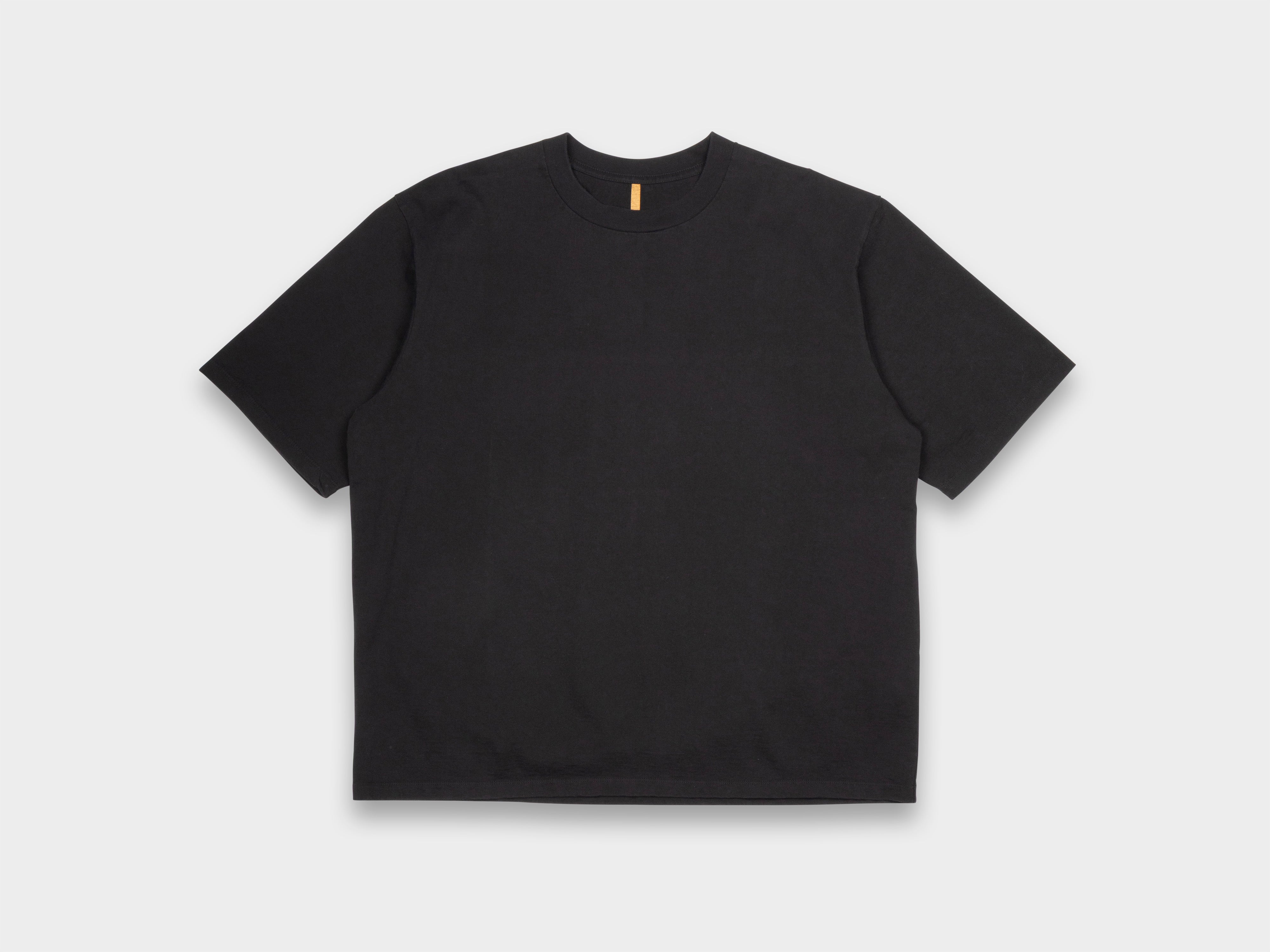 R22T4 "S/S Big T-Shirt" Black