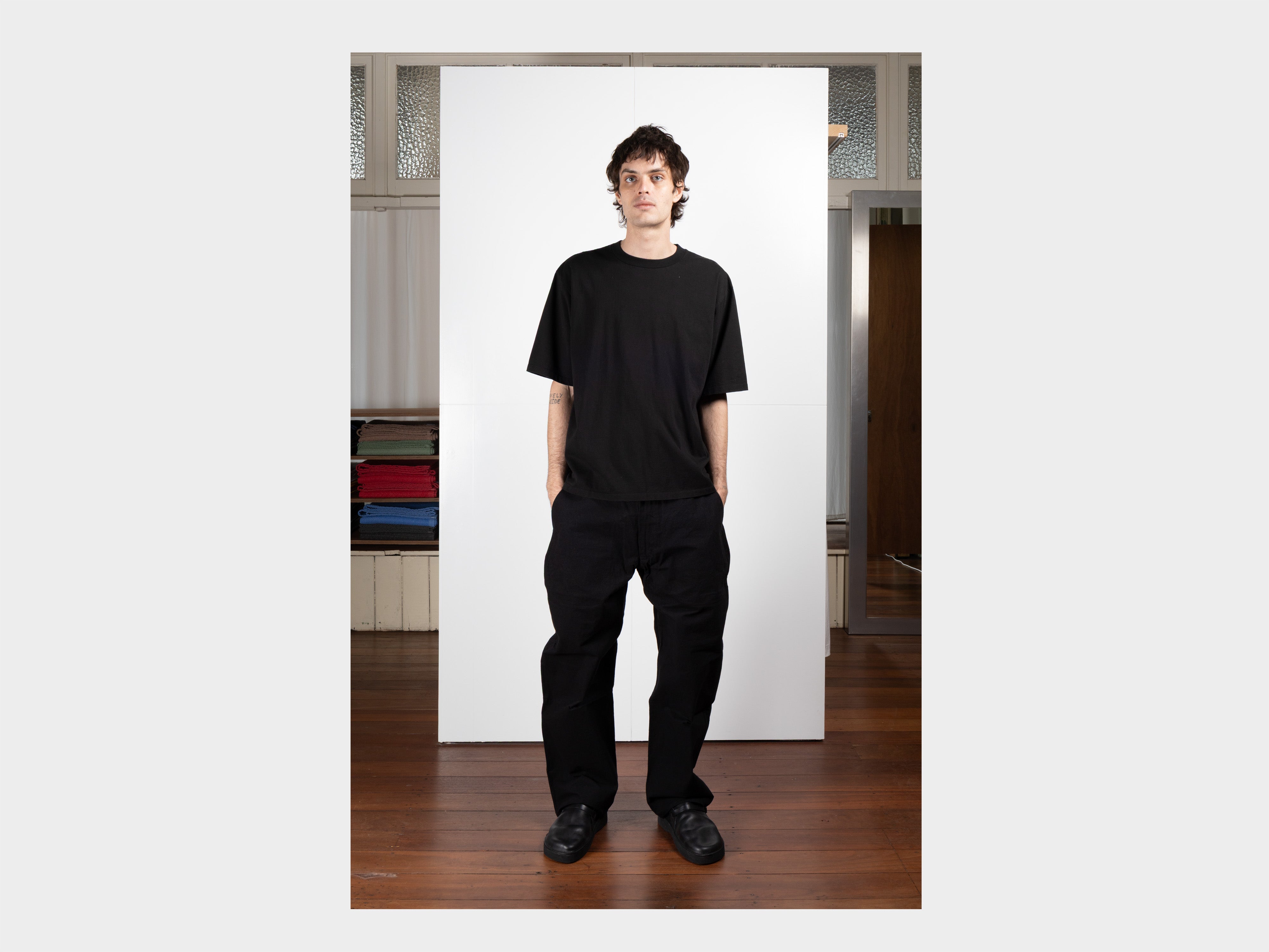 R22T4 "S/S Big T-Shirt" Black